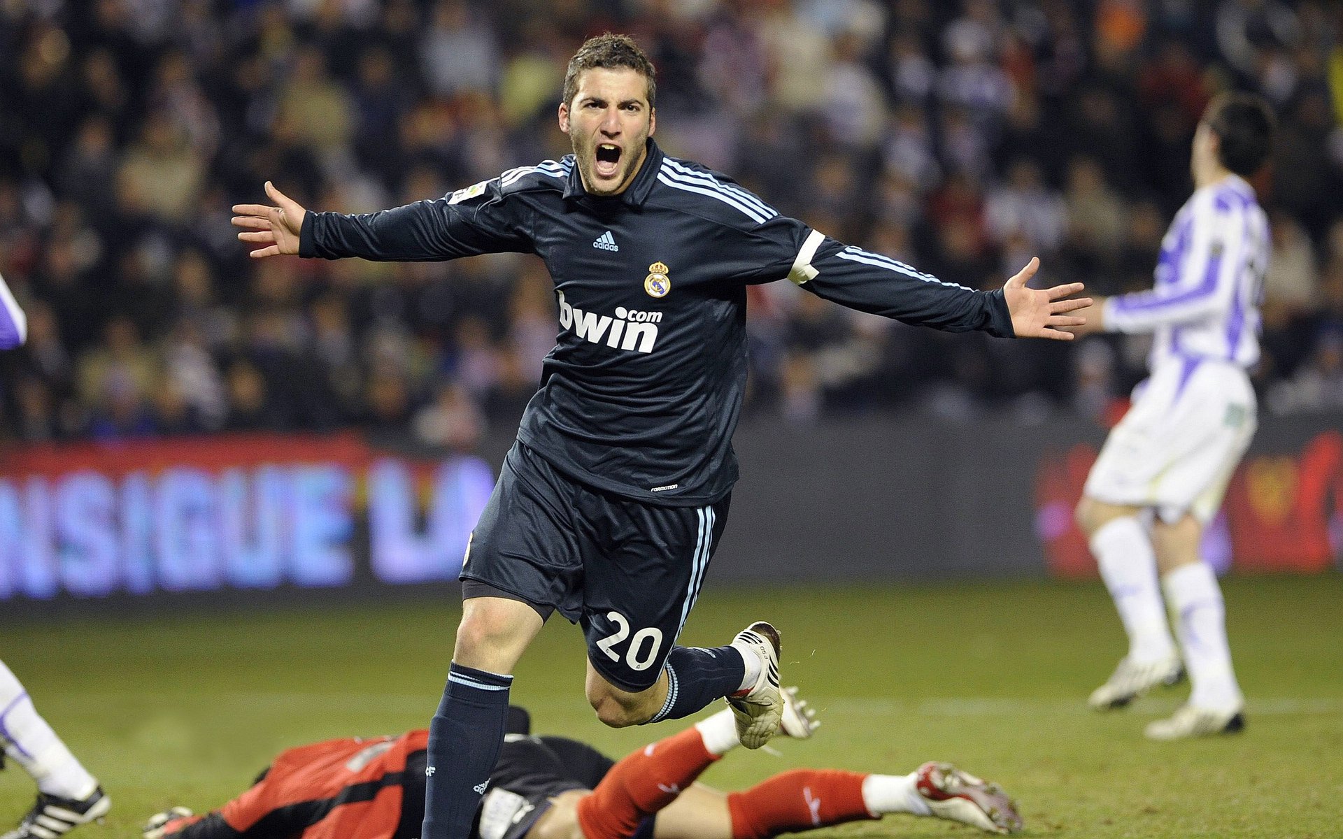 中立代表队B全队齐心协力突破自我