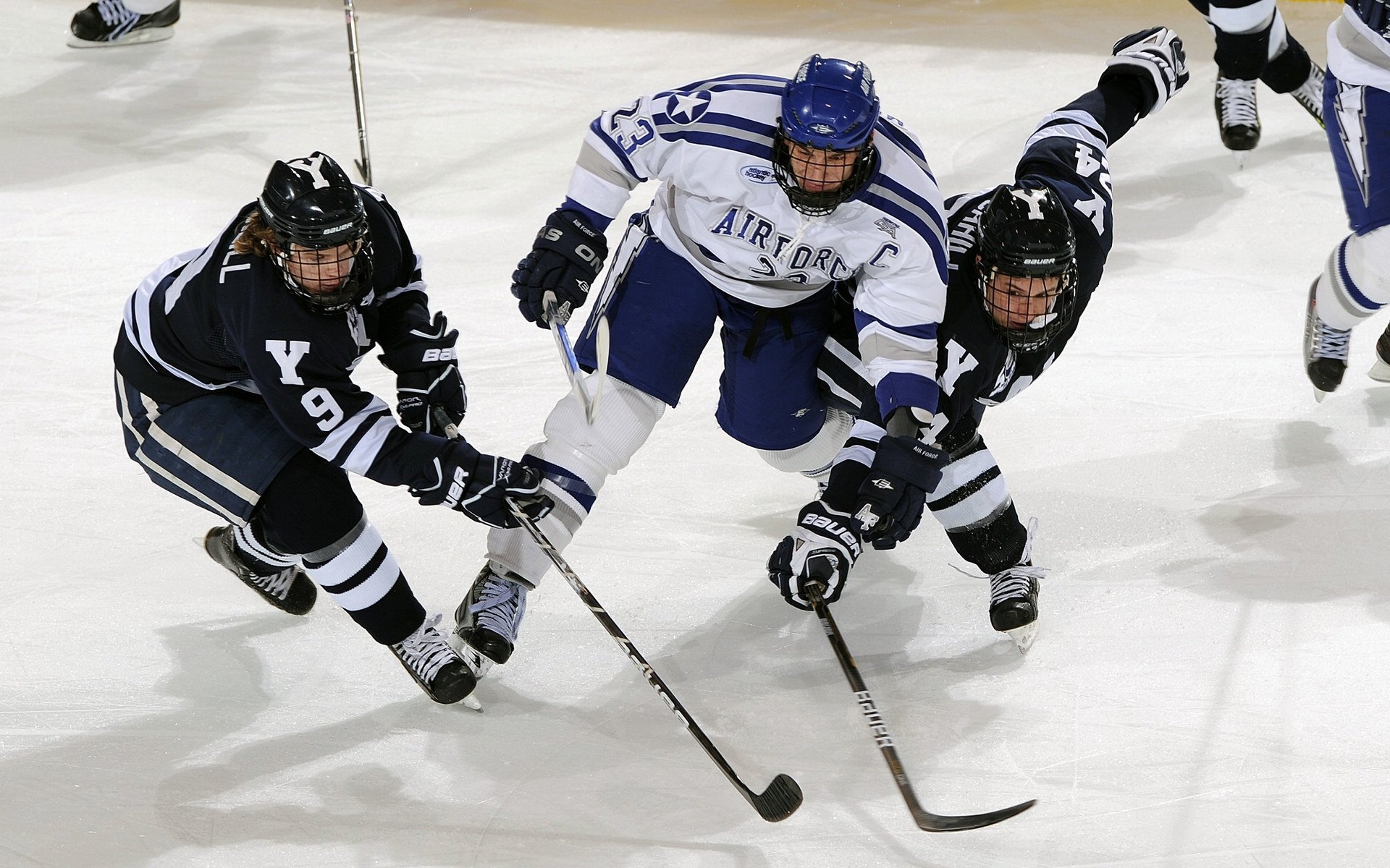 独行侠发布幕后纪录展示球队集训全貌，独行侠队球馆