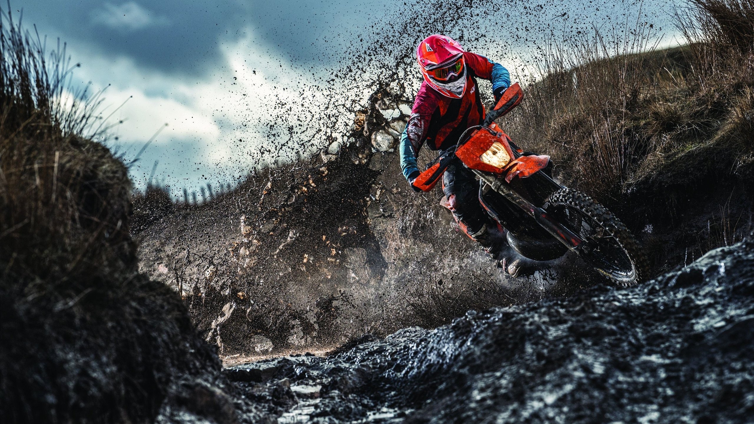 足球文化进校园项目拓展至偏远山区推动均衡发展，学校足球文化