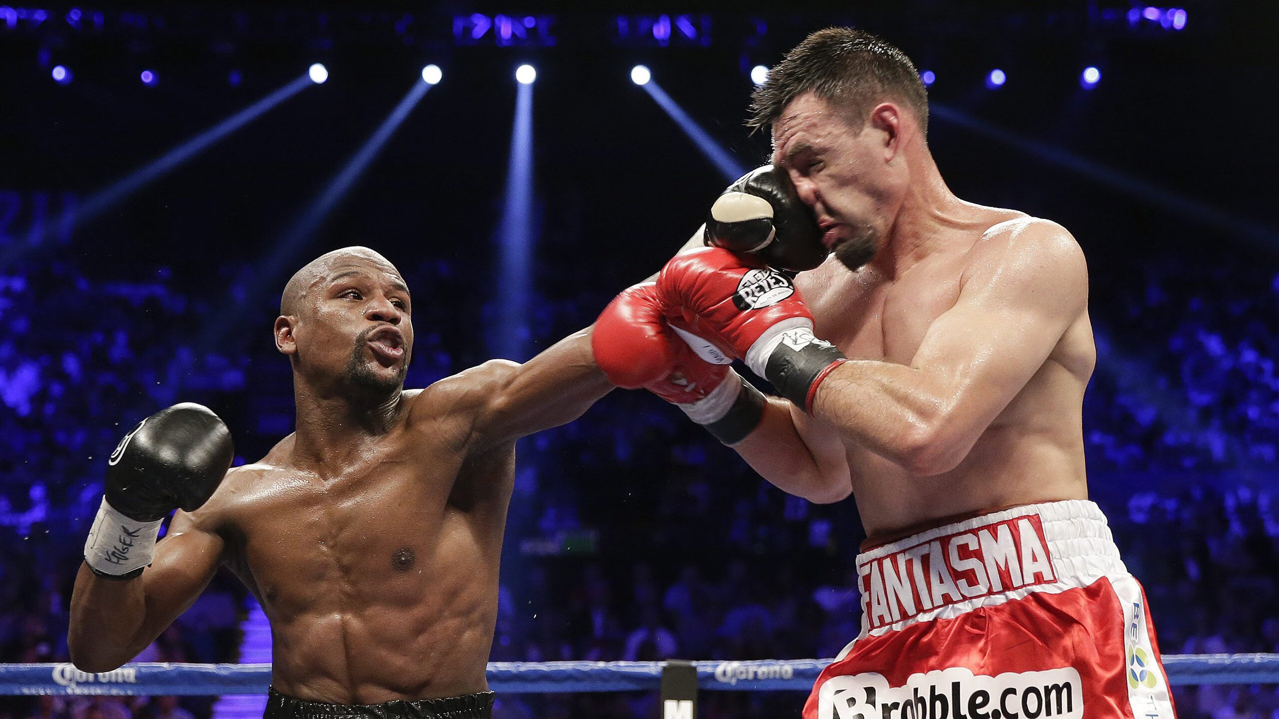 爱游戏体育平台-英超振奋人心：最后10秒的惊天吊射，英超最后两轮对阵